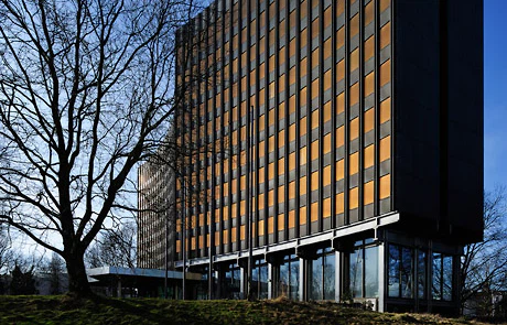 Bestandsgebäude am Gustav-Heinemann-Ufer in Köln