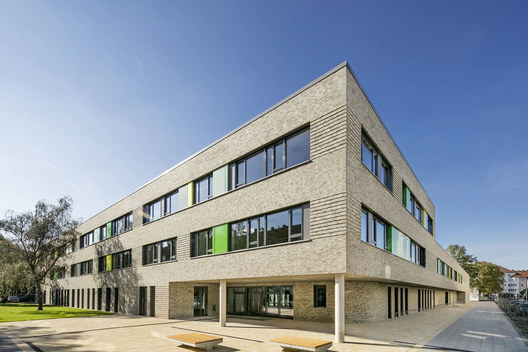 Front: Das neue Bildungszentrum stellt einen entscheidenden Stadtbaustein in der Südstadt dar.