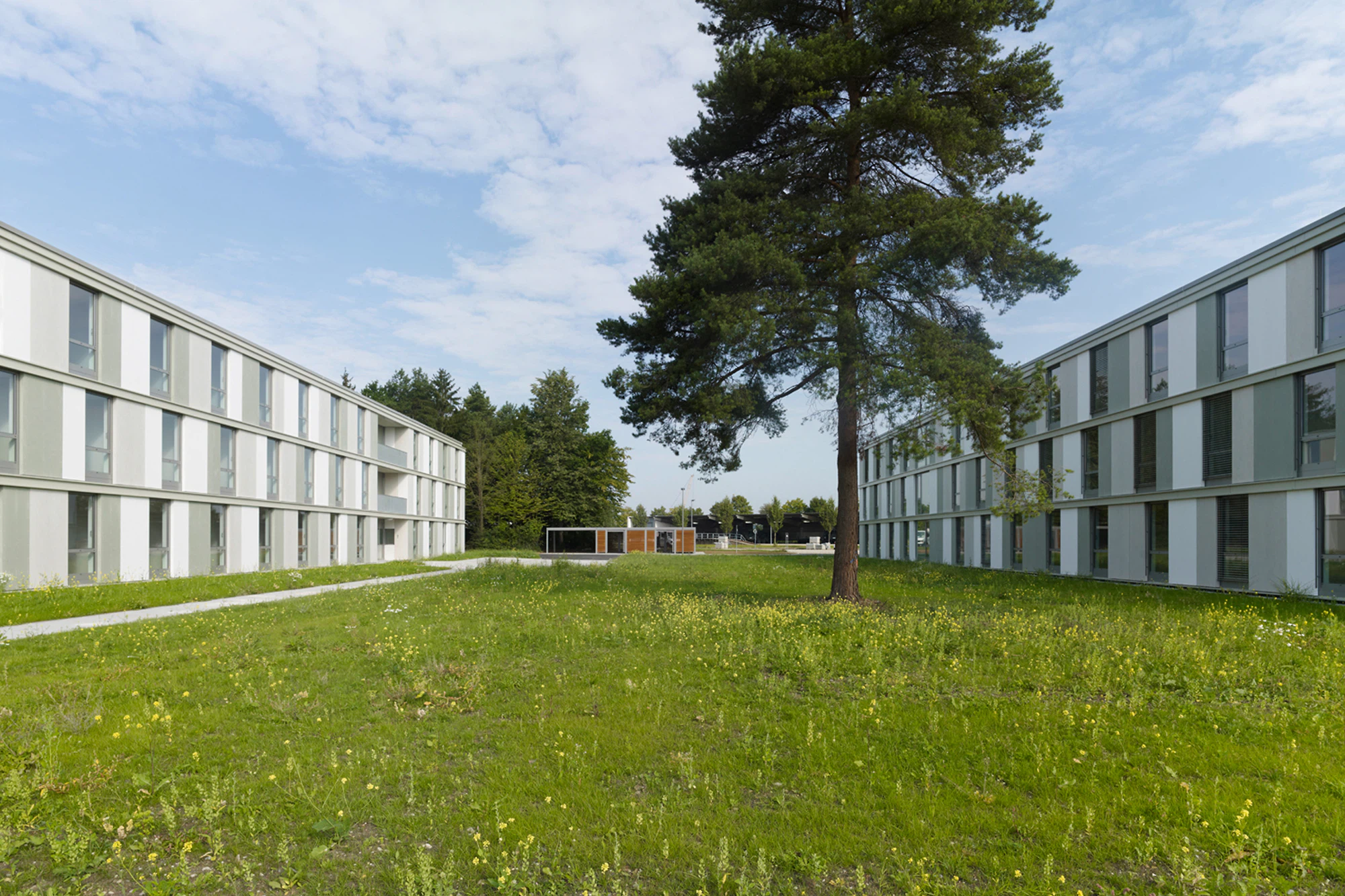 Unterkunftsgebäude Rommel Kaserne Dornstadt (Fotos ©: wolframjanzerarchitekturbilder)
