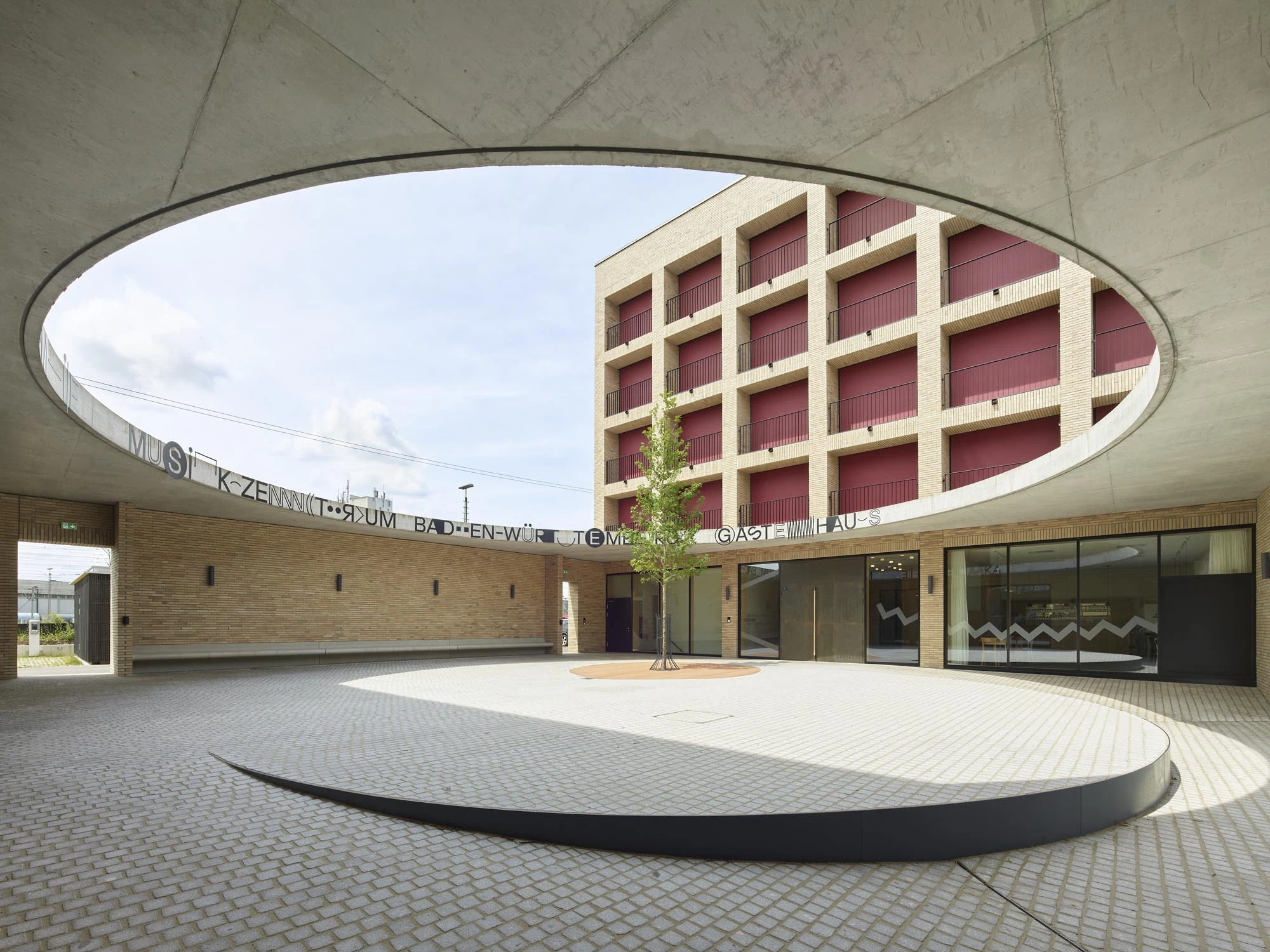 Roland Halbe, Stuttgart, www.rolandhalbe.eu