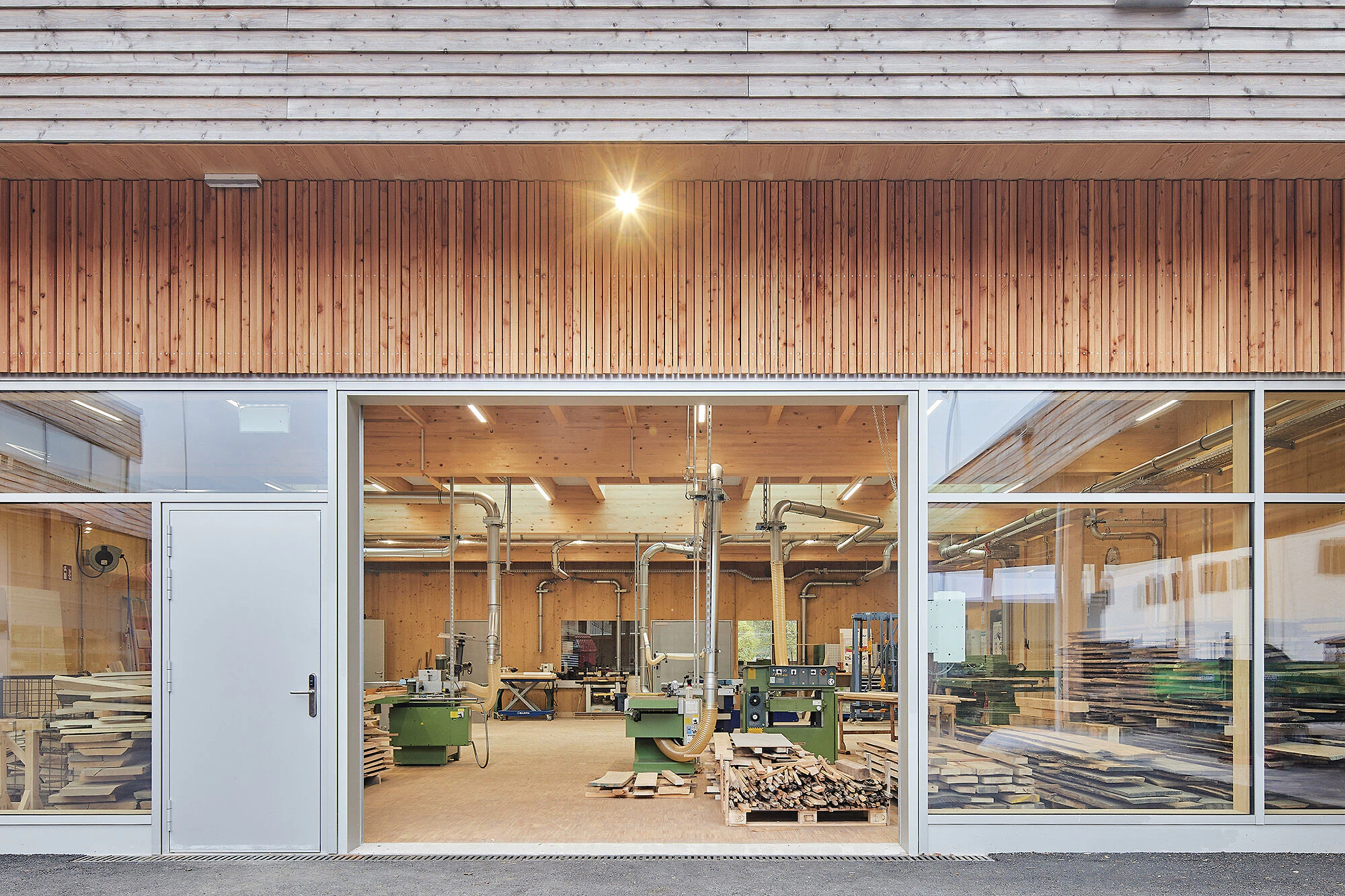 EMILBLAU/Martin Geyer