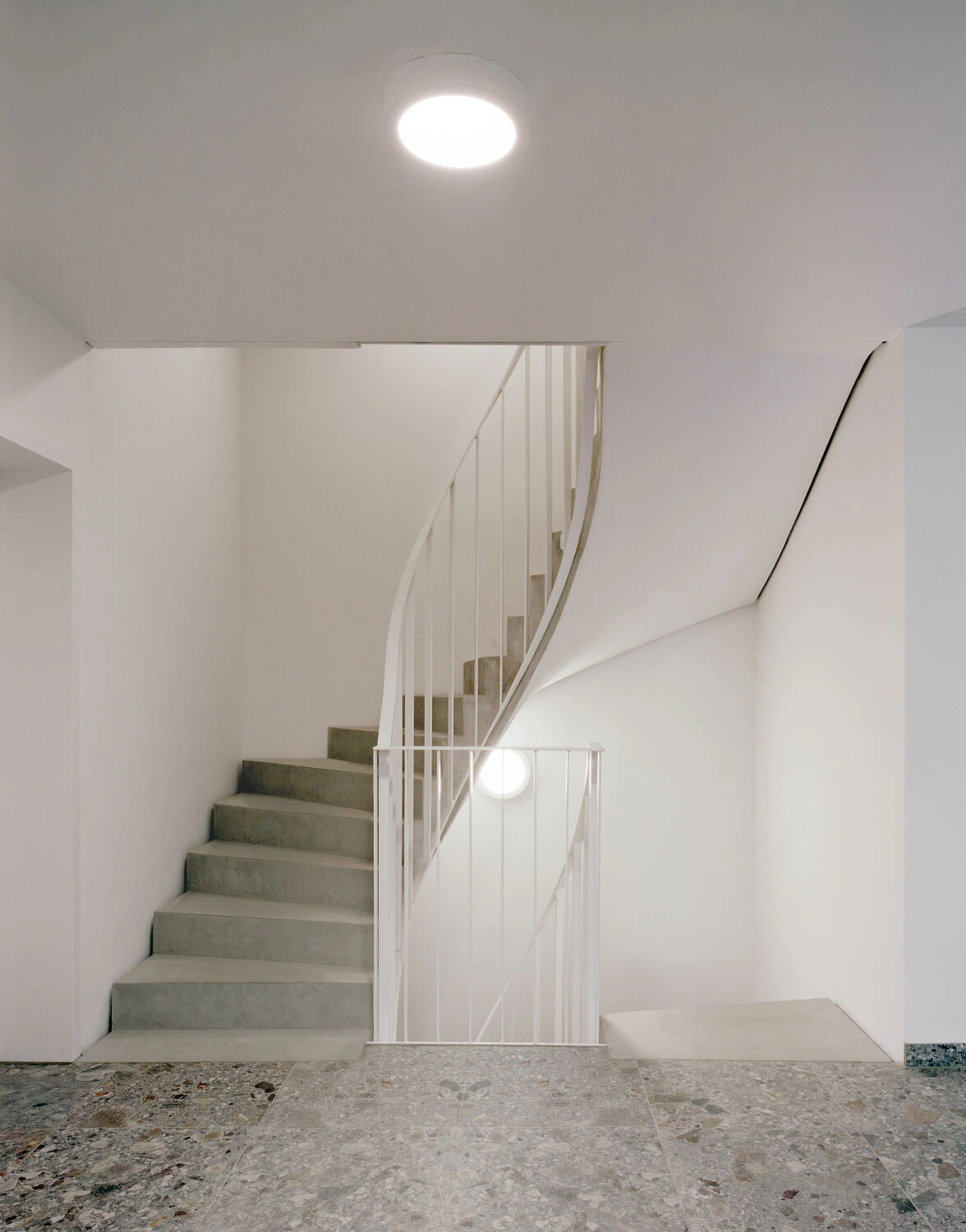 © Simon Menges & Nino Tugushi