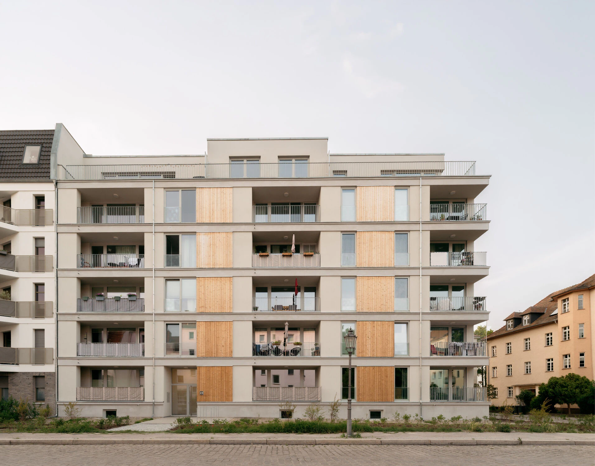 © Simon Menges & Nino Tugushi