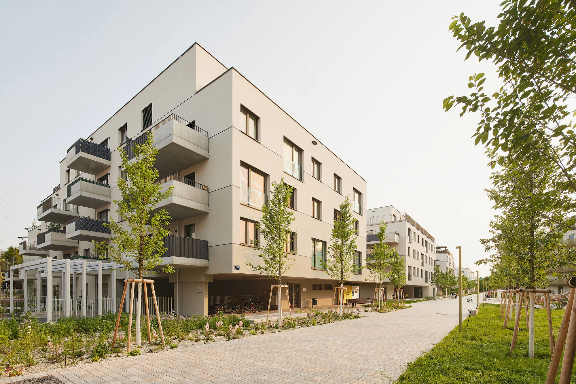 EMILBLAU/Martin Geyer