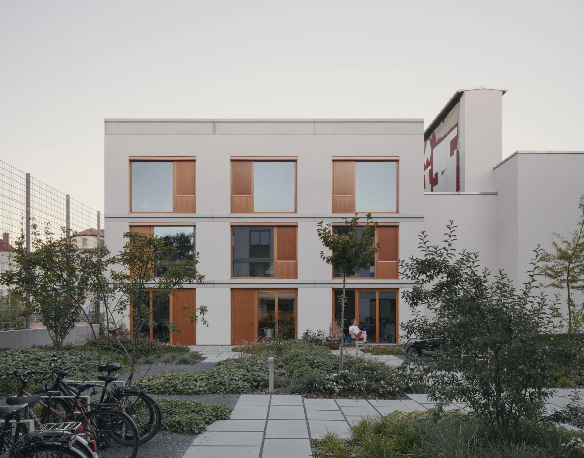 © Simon Menges & Nino Tugushi, Berlin